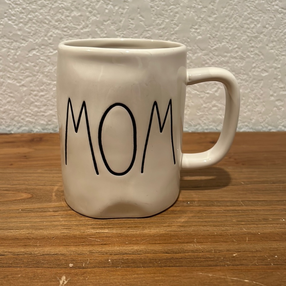 RAE DUNN MOM MUG